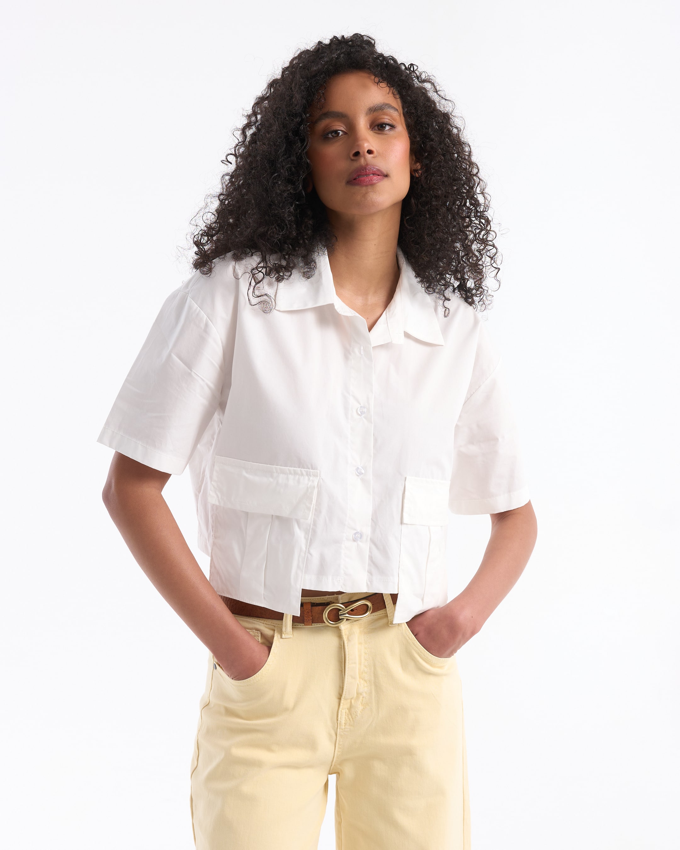 top, short-sleeve, wit, knopen, zakken