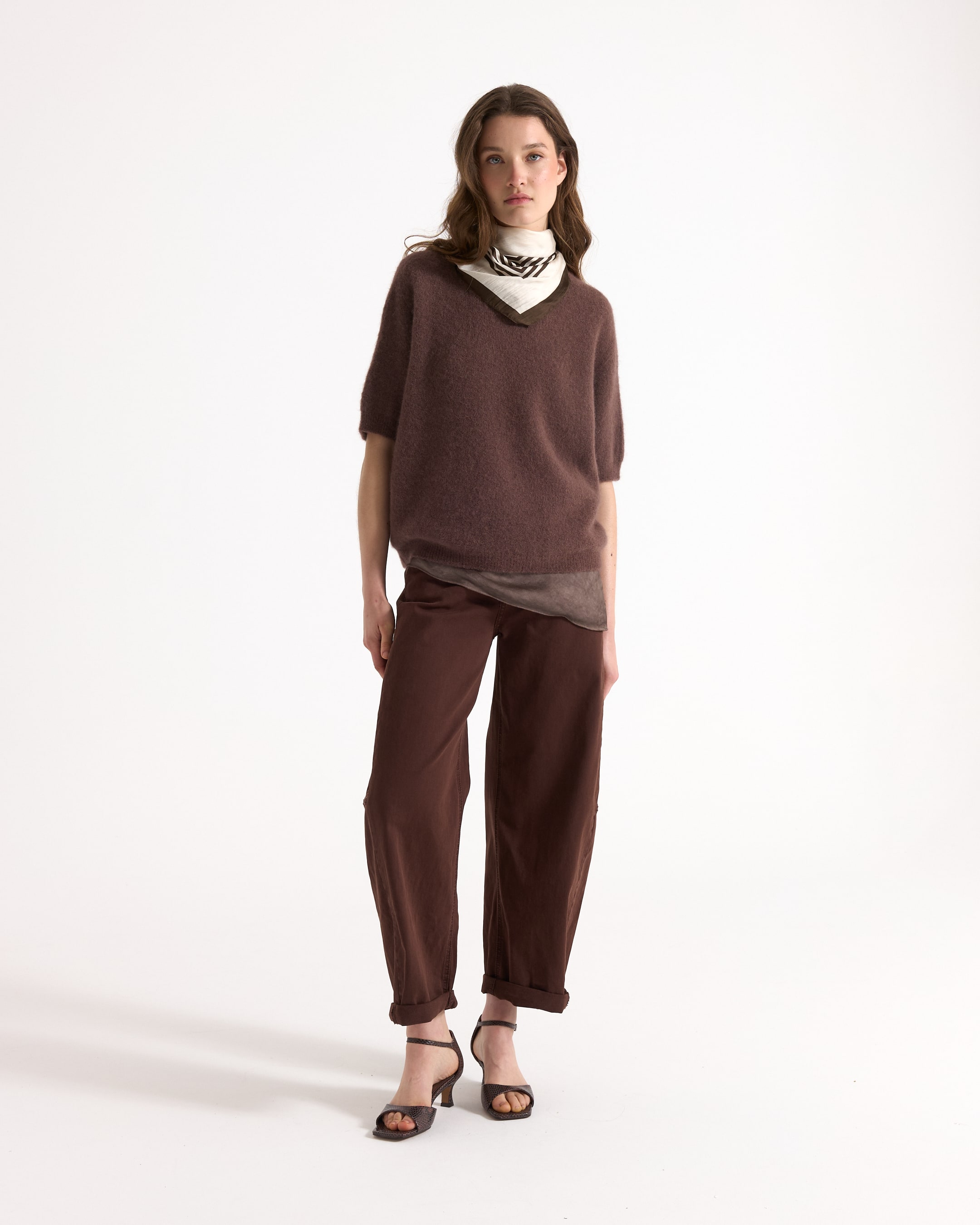 breipullidon, korte mouwen, bruin, losse pasvorm, dames top,  gebreide trui, korte mouwen, bruin, viltige textuur, pull-over