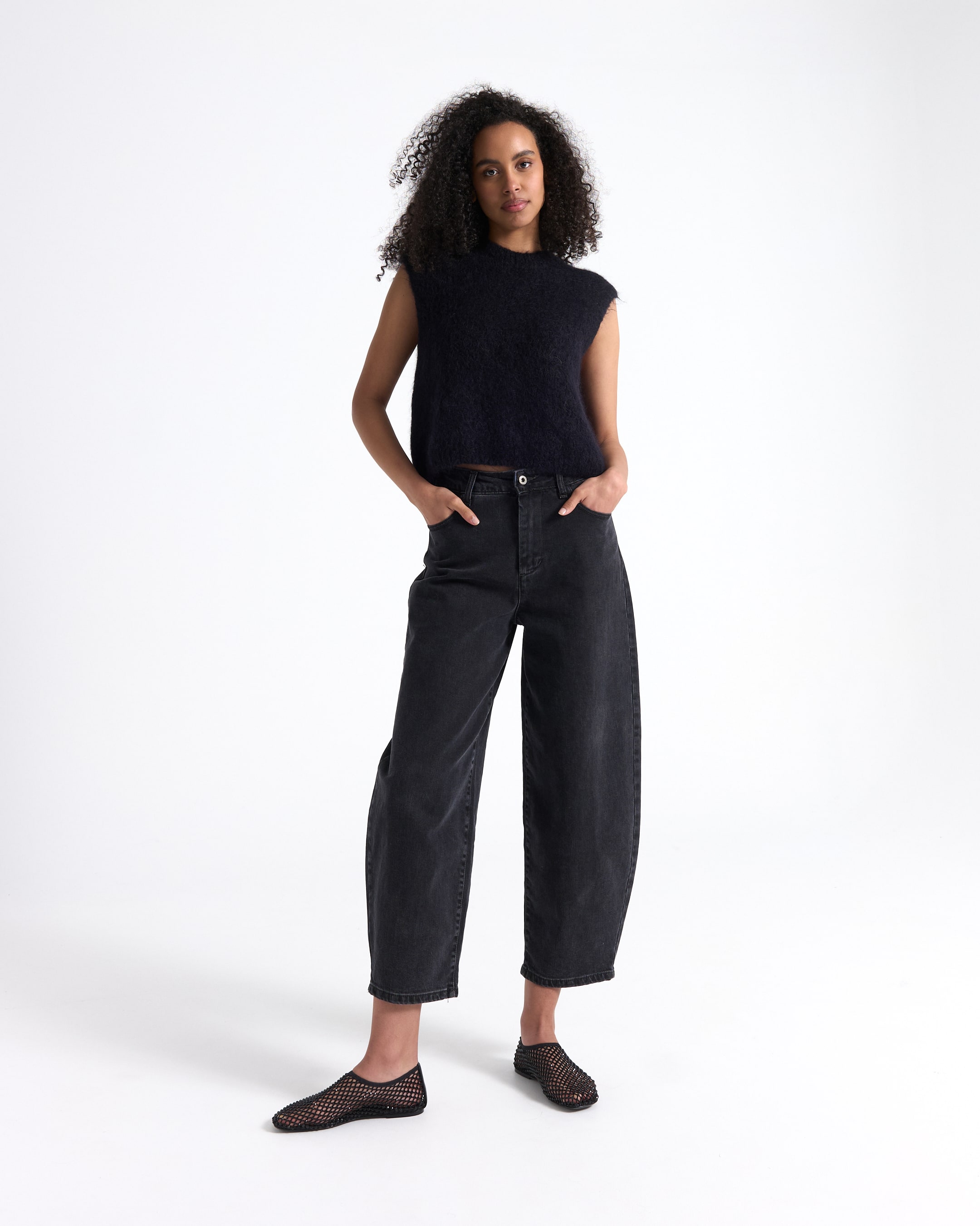 top, brei, mouwloos, zwart, broek, wijderep, spijkerbroek, slipl ds