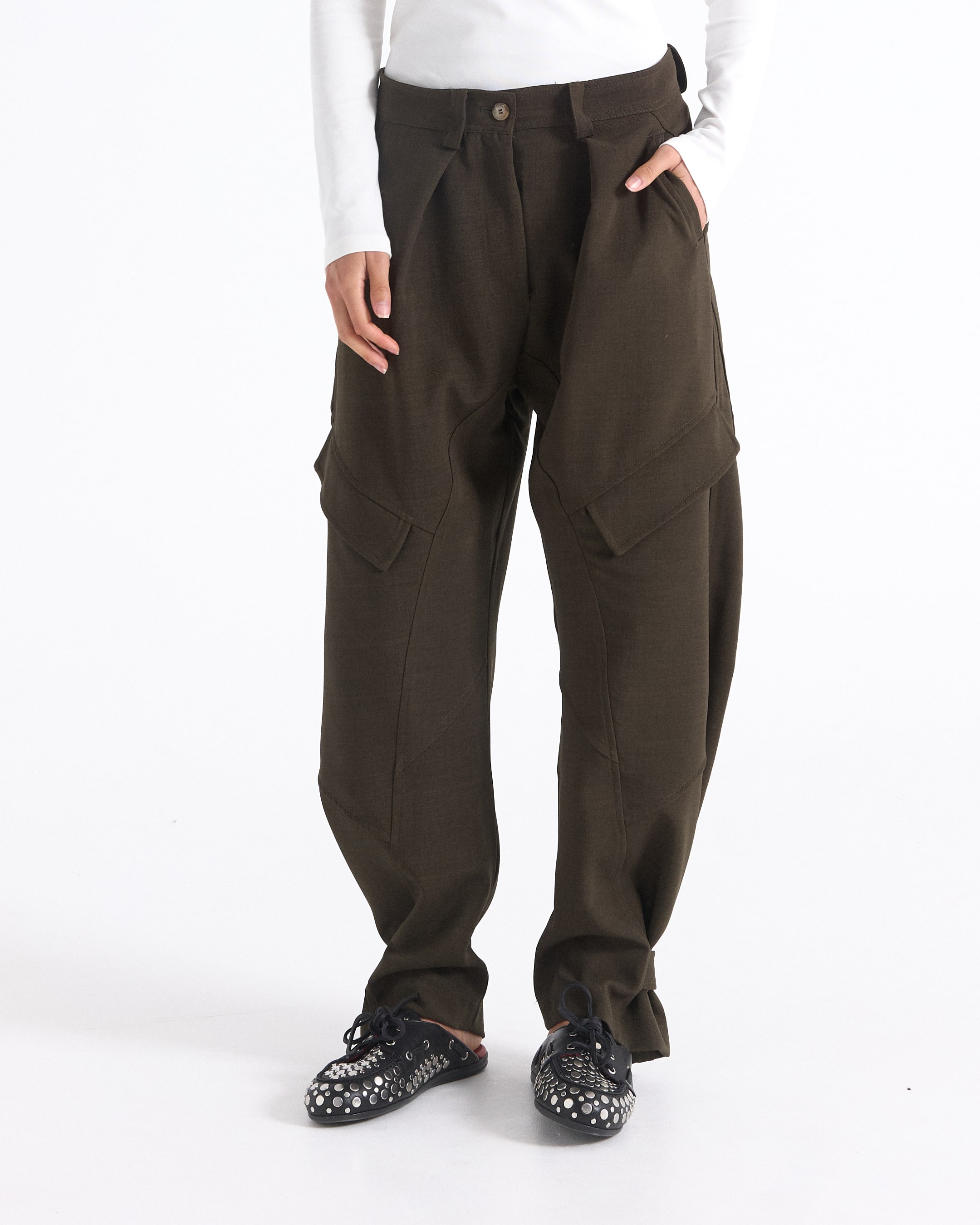 broek, cargo broek, olijfkleur, wijd uitlopende, zakken, broek, cargo broek, olijf, lose pasvorm, zakken