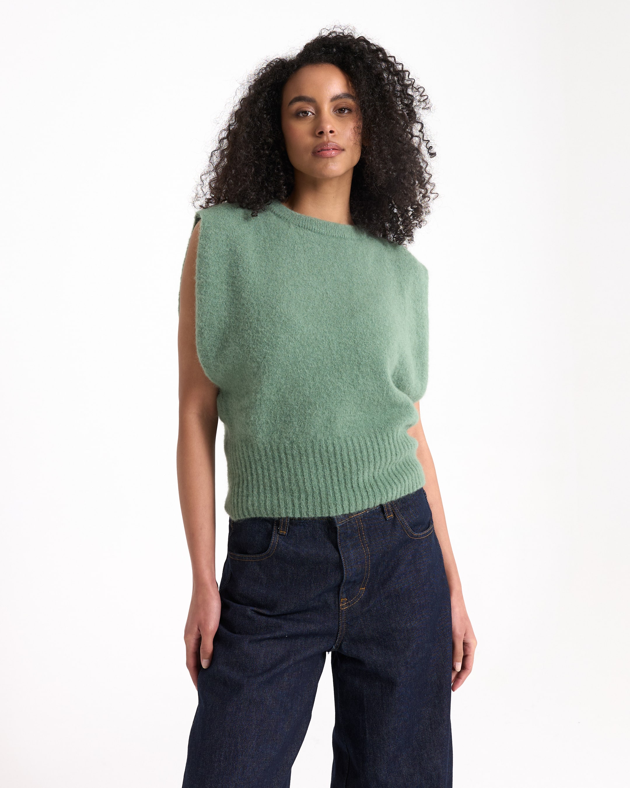 trui zonder mouw, groene brei, pasvorm trui, geribbelde zoom, tanktop alternatief