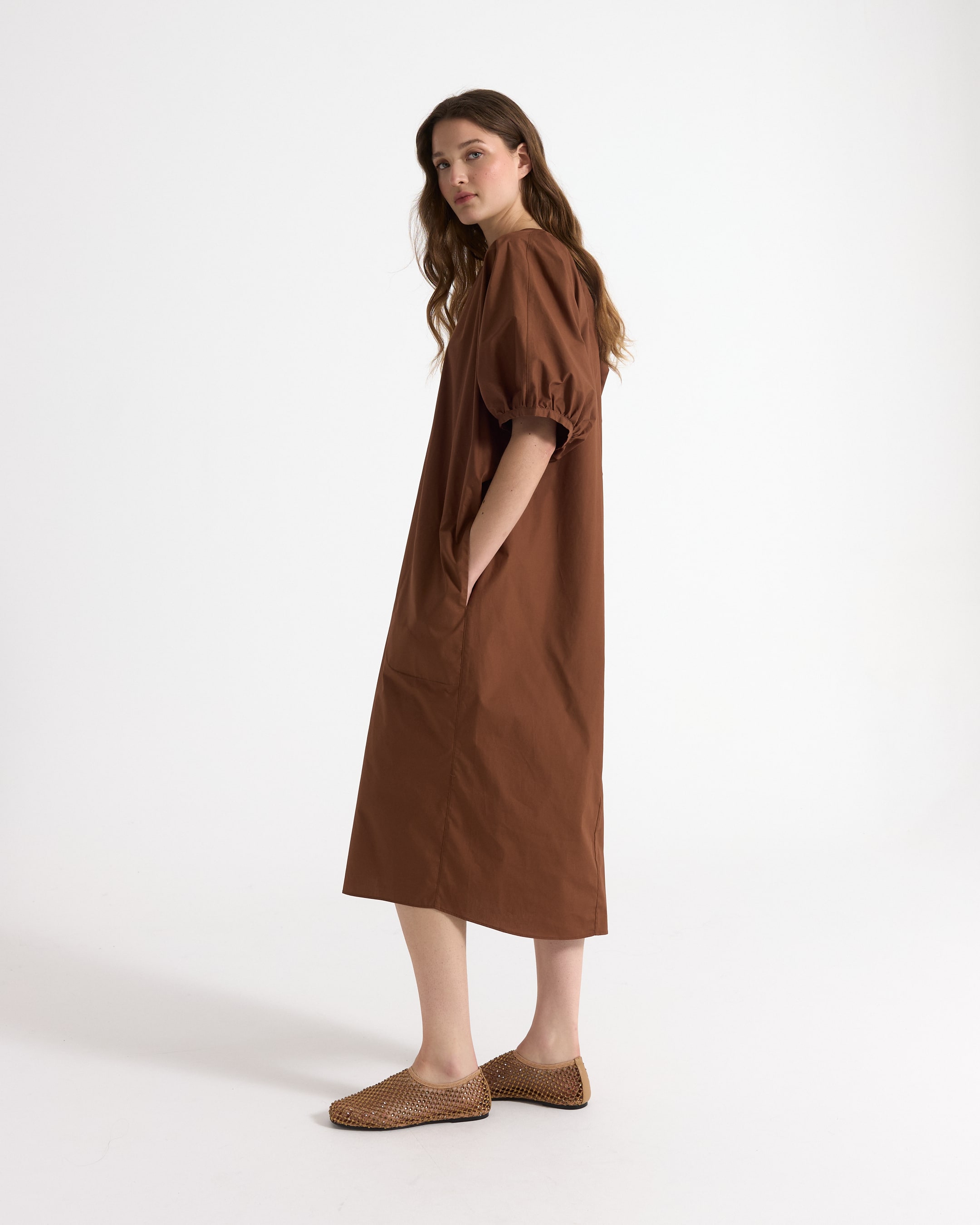 jurk, bruin, middellang, korte mouwen, zakken