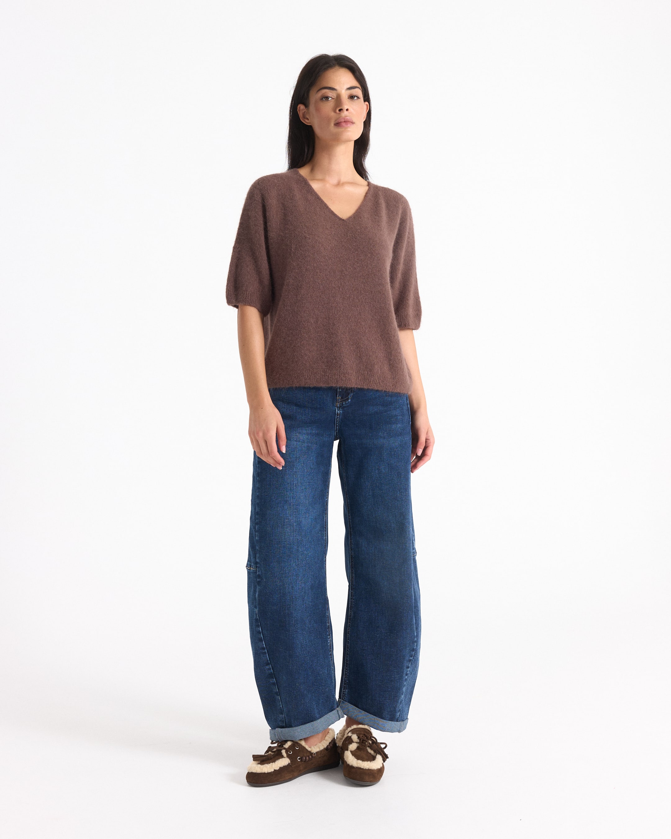 breienshirt, bruine top, V-hals, korte mouwen, losjes pasvorm