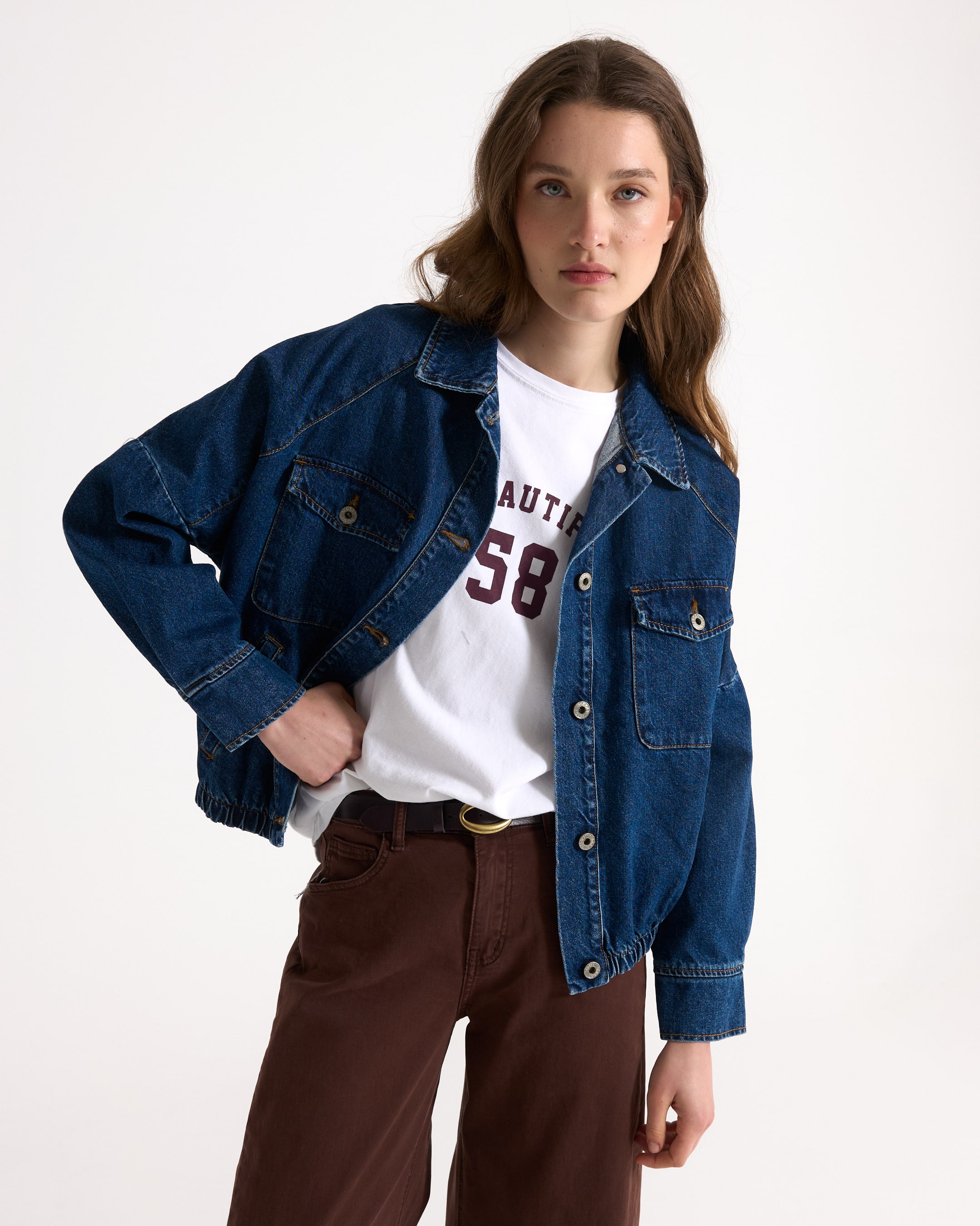 jasje van denim, blauwe jas, denim jas, lange mouwen, knopen voor, denimjas, blau spijkerjack, knop sluiting, zakken, casual kleding