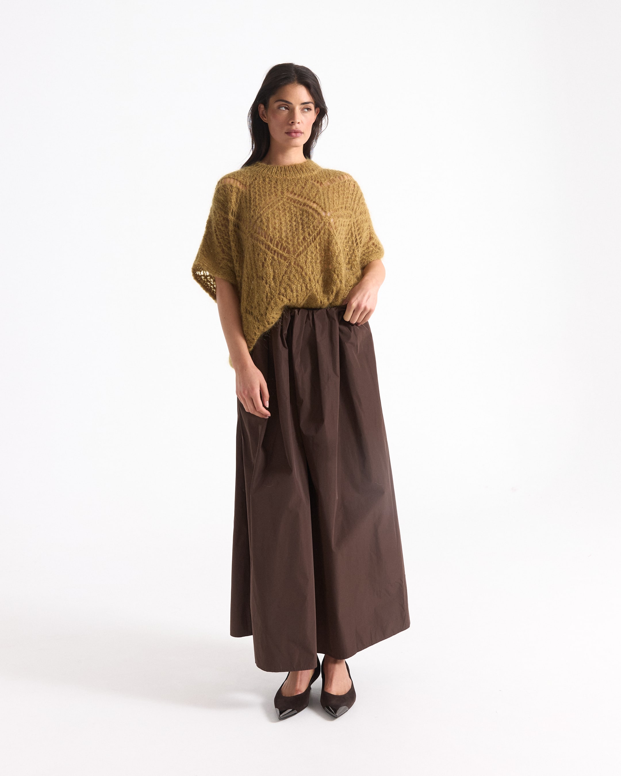 gebreide trui, korte/truop sweater, gouden bruin, textured gebreide, wijd broek