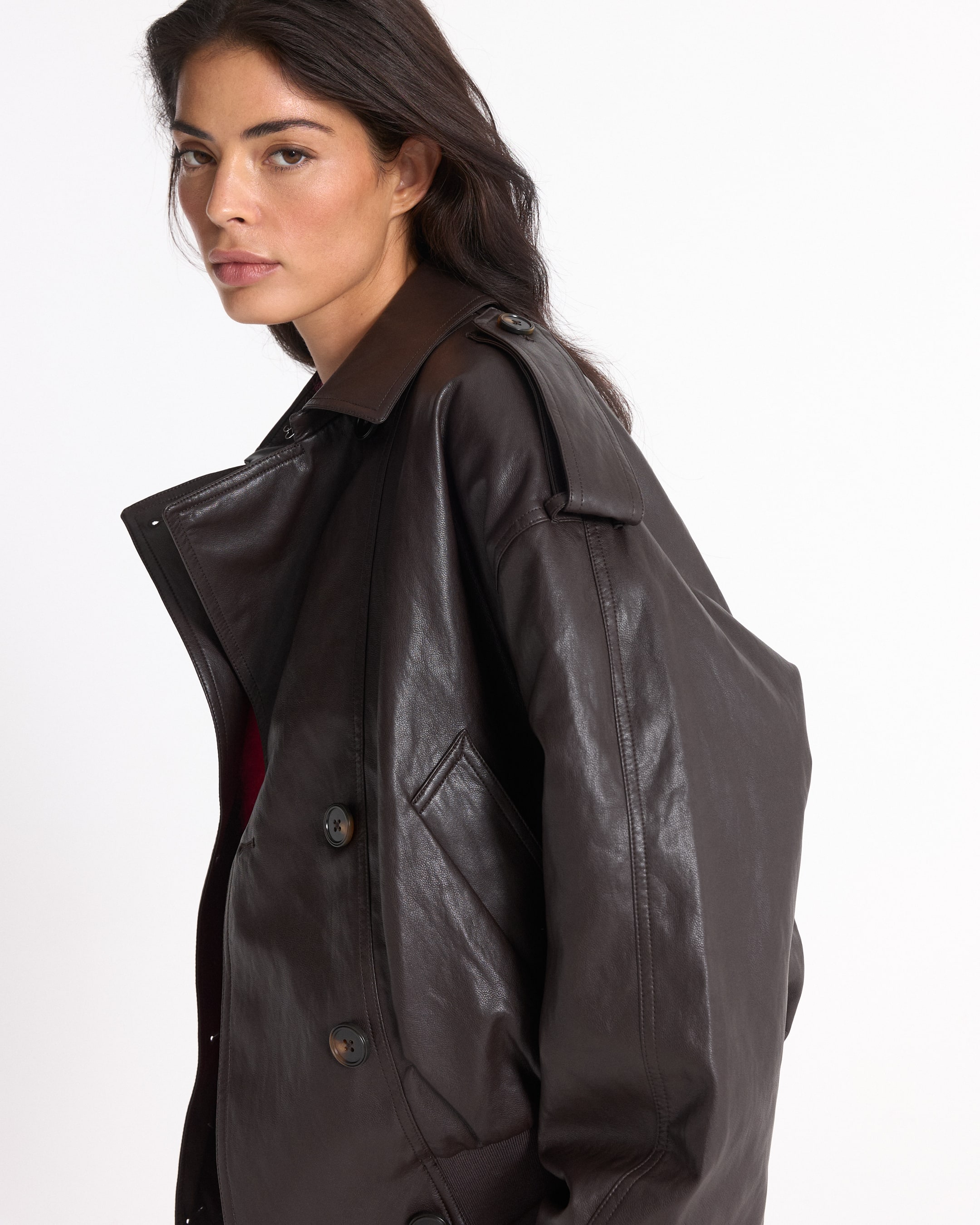 leren jas, lederen jas, bruin, knopen, epaulet-detail
