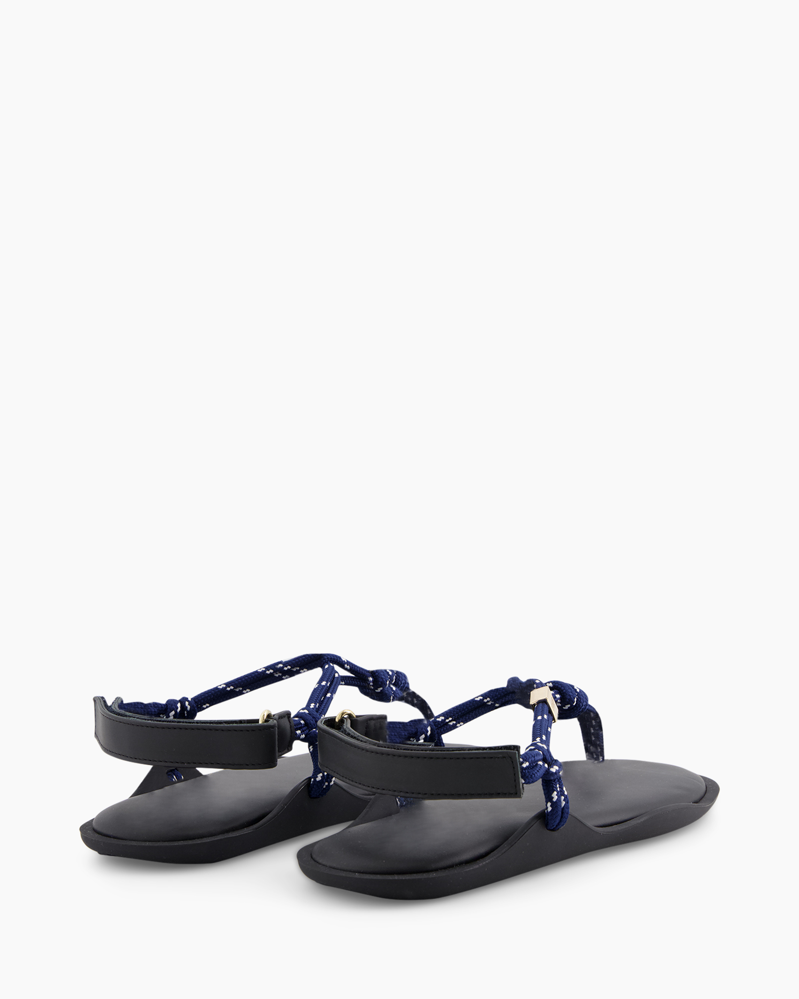 sandalen, teenriem, bandjes sandalen, blauwe banden, casual schoeisel