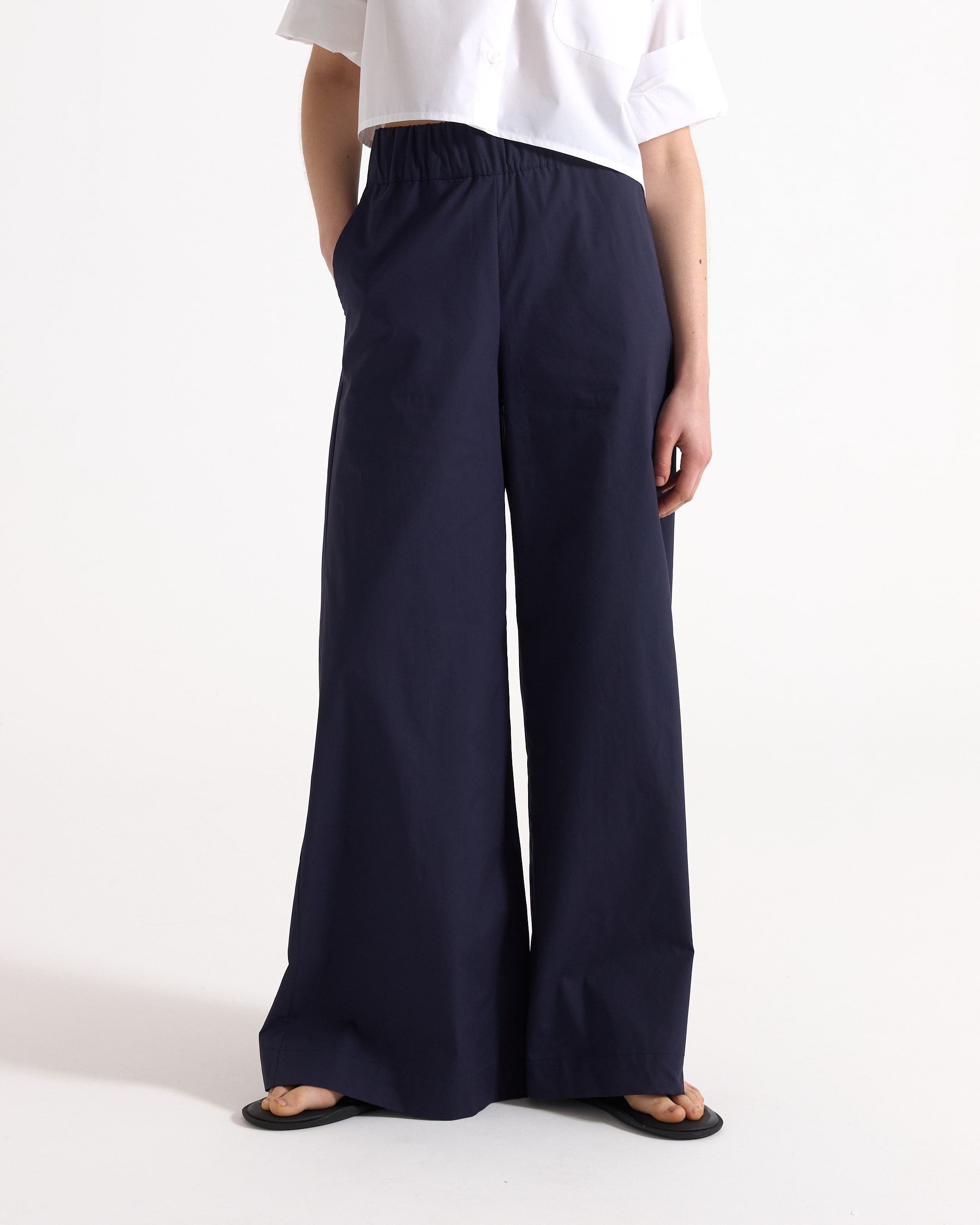 wit overhemd, korte mouwen, knopenhemd, zak, wijdere broek