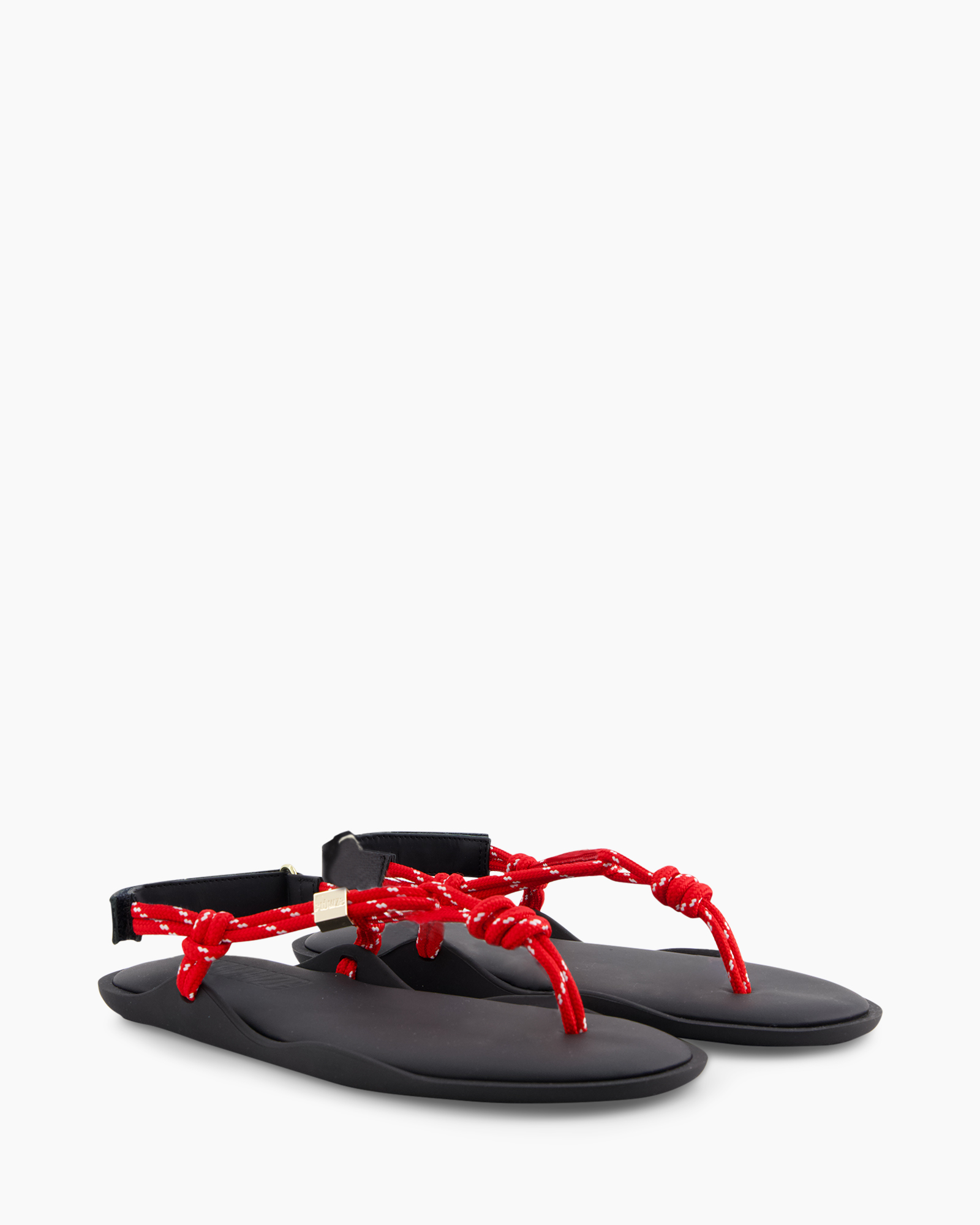 sandalen, slippen, tenenriem, rode bandjes, platte zool
