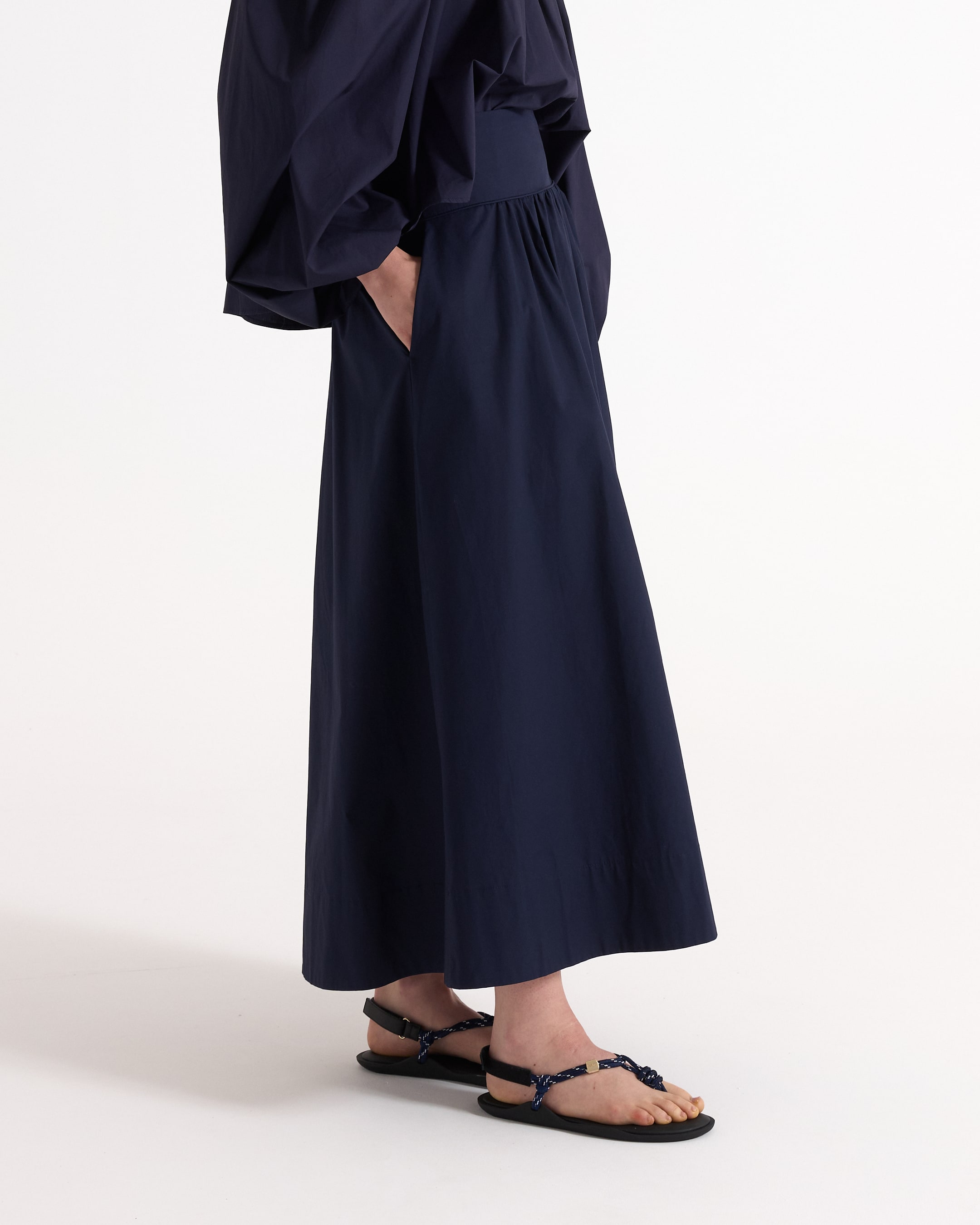 maxi jurk, donkerblauw, one-shoulder, pofmouw, midi/longue taille